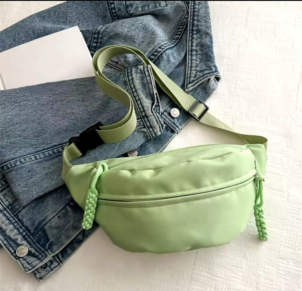 Women's adjustable waist bag